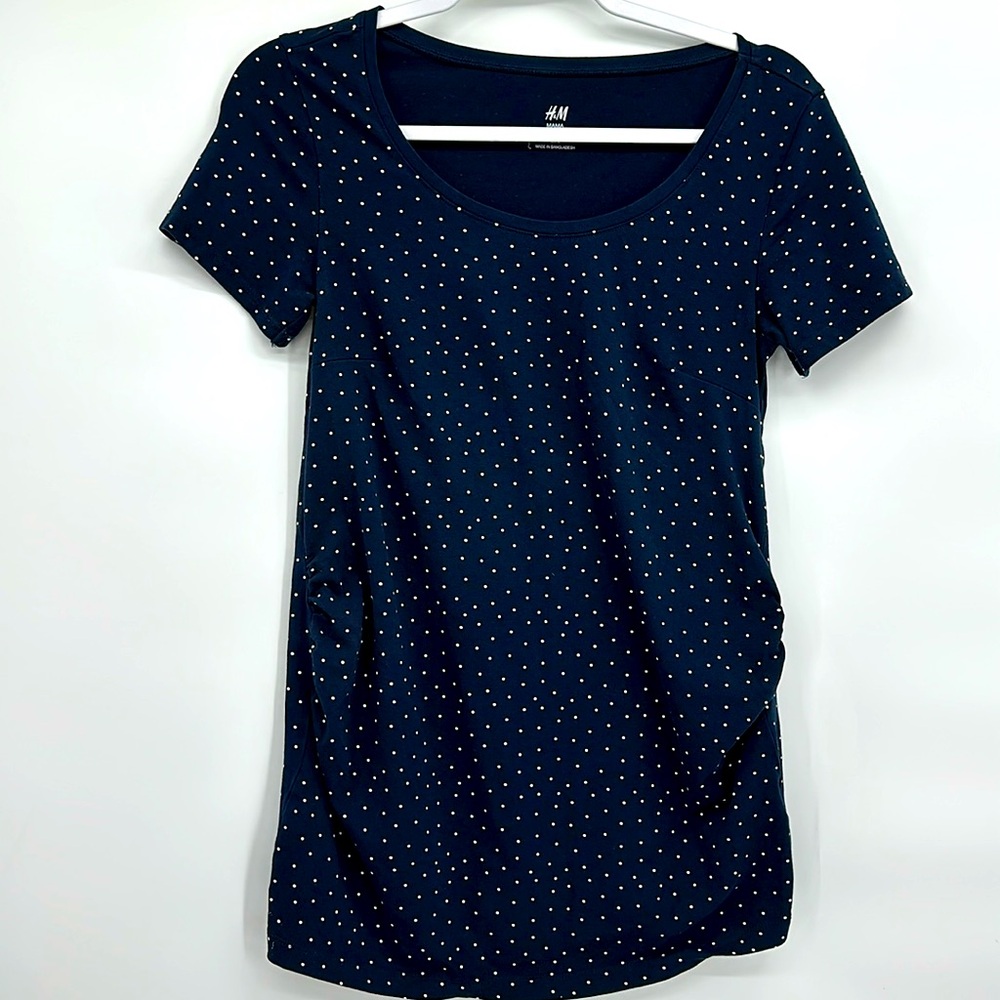 H&M Mama Maternity Short Sleeve Shirt navy white polka dots ruched sides
